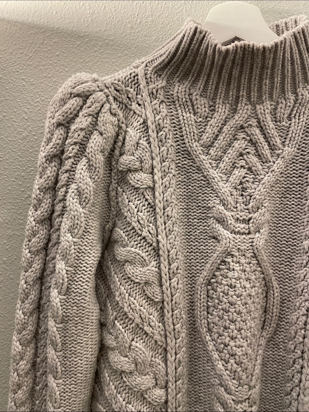 G label goop wool cashmere mock neck cable knit puff sleeve sweater - Picture 3 of 13